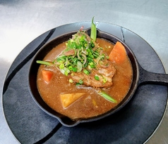 MOKICHI藤沢店限定！厳選豚肉の湘南ビール煮込み熟成酒粕仕込み