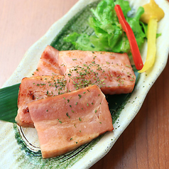 藁香る厚切りベーコン藁焼き