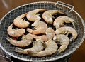 料理メニュー写真&nbsp;備長炭七輪で焼く薄皮エビの美味さ