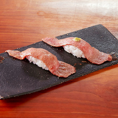 炙り肉寿司二種