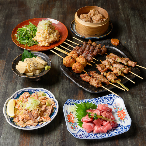 駅前の和食居酒屋。手作り料理と秘伝タレの焼き鳥、低温調理を堪能