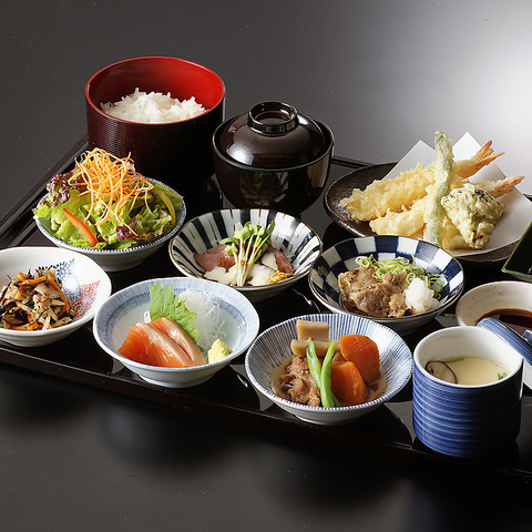 少人数向けBOX席から半個室,団体向けの座敷迄有！旬のランチ・季節メニューが愉しめる