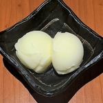 季節ごとに違った味わいが楽しめる「季節のシャーベット」。さっぱりとした味わいで食後にぴったり♪