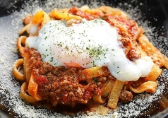自家製ボロネーゼのフェットチーネ温玉のせ
