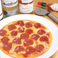 料理メニュー写真 サラミのピザ