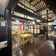 天井が高くて開放的で居心地いい環境の店内で上質の肉を
