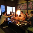 掘りごたつ席をぐるっと囲んで楽しい宴会が始まります。