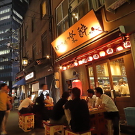 開放的なテラス席で外飲み！