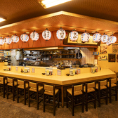 あたたかみのある落ち着いた内装は、下町感があり落ち着いてお食事できます。お席のレイアウトは自由に変更OK！お仕事帰りのサク飲みや宴会まで色んなシチュエーションでご利用ください♪