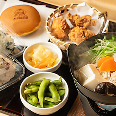 東京相撲祭では、以下の料金体系でご利用いただけます。すべてのプランには特製料理が含まれています。