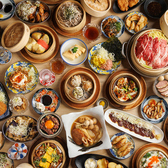 【飲み放題付きのお得なコースをご用意】当店自慢の料理を楽しめる、飲み放題付きのお得なコースをご用意しております。人気の焼売や創作和食を中心に、満足感のある内容でご提供。ご利用人数やシーンに合わせてお選びいただけるため、宴会や飲み会にもおすすめです。当日のご注文も可能ですので、お気軽にご利用ください。