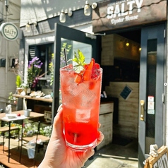 彩り豊かな自家製ドリンクは、乾杯に華を添える一杯です