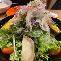 鮮魚と生ハムのサラダ
