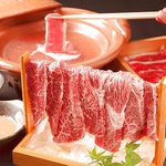 当店一押しは「飛騨牛のれんしゃぶしゃぶ」！とろけるような脂の旨味をお楽しみ下さい。
