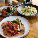 旬の食材を使った月替わりランチは「メインランチ」と「パスタランチ」の2種類をご用意。