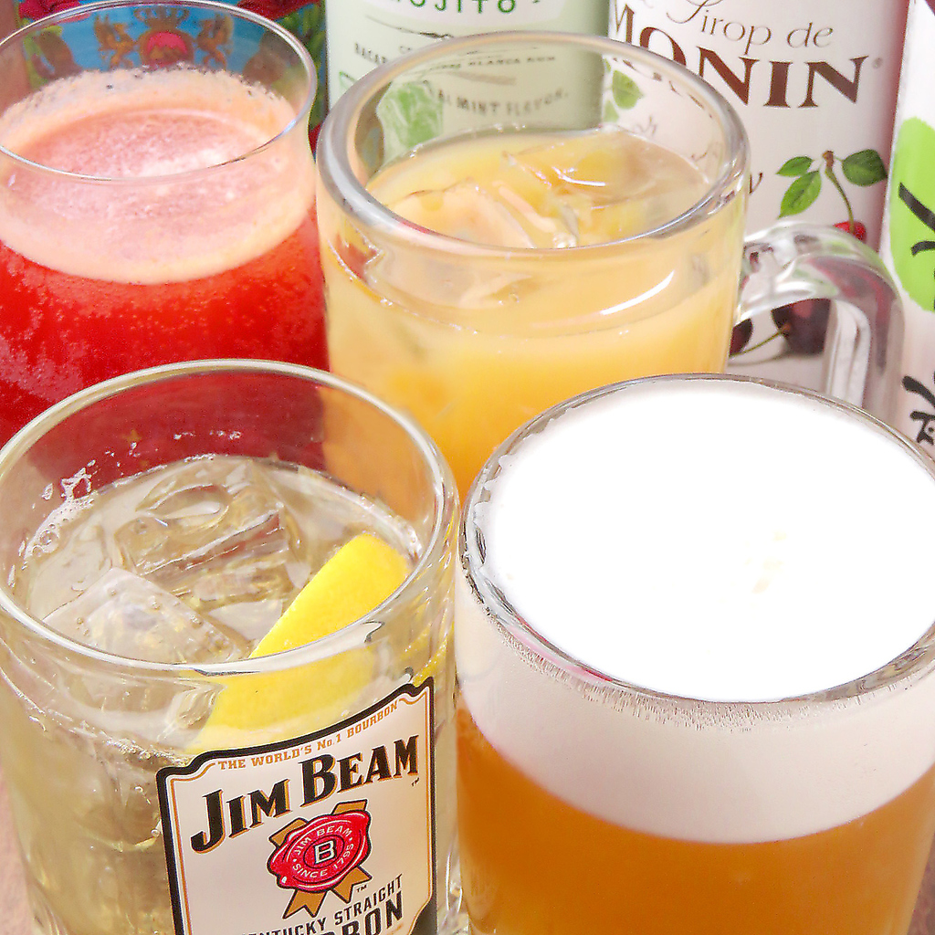 月～金限定で単品飲み放題120分1650円(税込)をご用意しております。お料理と一緒にお楽しみください