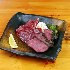 絶品馬つまみ盛り