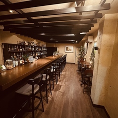 カウンター席ございます。