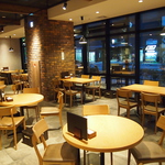 ホテル内にありシックで居心地の良い店内は、プライベートなシーンから各種宴会にも最適☆