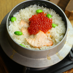 鮭とイクラの釜めし