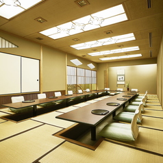 完全個室の掘り炬燵式大広間「瑞宝」。１０名様～３０名様まで収容可能。