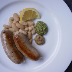 生サルシッチャと白インゲン豆のソテー ジェノベーゼソース