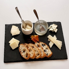 ナチュラルチーズ盛り合わせ