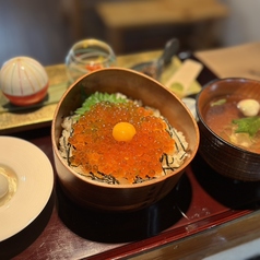 いくら丼