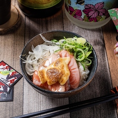 炙りサーモンマヨ丼