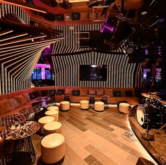 着席：50名～140名/立食: 50名～140名