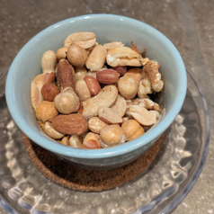 スパイシーミックスナッツ