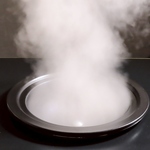 蒸気鍋は調理時間も楽しい！臨場感溢れる調理法をお楽しみください。