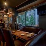 ゆったり寛げるソファー席もご用意！居心地のよい店内は女子会やご友人との飲み会にもオススメです◎