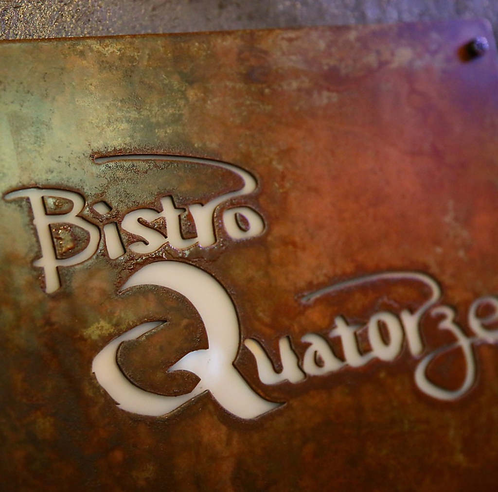 宇都宮駅西口徒歩1分♪厳選ワインと素材にこだわったお料理をお楽しみ頂けます。