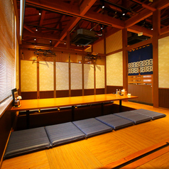 8名、10名、20名など色々な個室、掘りごたつの座敷、パーティールームもあります。シーンに応じてご対応♪♪