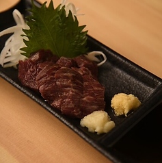 馬刺しの上霜降り