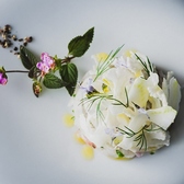 【ご家族の一期一会のひとときを旬の料理でおもてなし】ご結納の顔合わせ、ご入学・ご卒業、定年退職、古希や喜寿といったご家族の人生の節目のお慶び事に。あるいは、故人の在りし日を偲び、懐かしい想い出を語り合う、法要、法事、お別れ会などに。ご家族の大切な行事にもご利用いただけます。