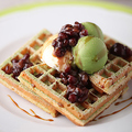 料理メニュー写真 北海道あずきの黒みつ抹茶ワッフル