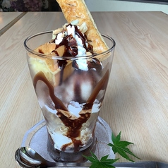 チョコレートパフェ