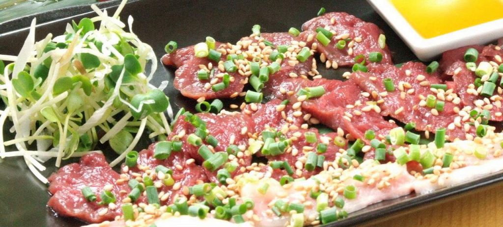 熊本産馬刺！馬刺し甘めのうまくち醤油で。