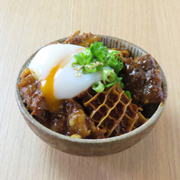 【てるぼーずといえば絶品煮込みホルモン】