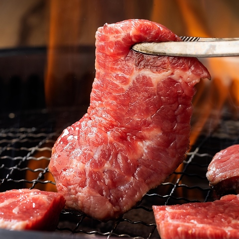 家族や仲間、みんなで楽しむ本格焼肉食べ放題！！