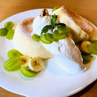 シャインマスカット＆ハニー天使のふわふわパンケーキ