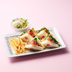 【ホワイト】チキンのハニーマスタードサンド[ポテト付]【はちみつ入り】