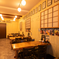 木の温もり溢れる店内