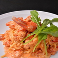 料理メニュー写真 ズワイ蟹のトマトクリームパスタ