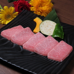 静岡県から仕入れる黒毛和牛を堪能できます。