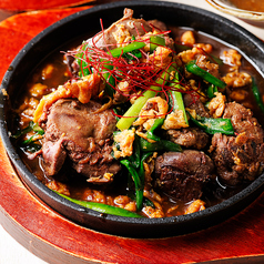 ごま油香る　熱々鶏レバたまニラ