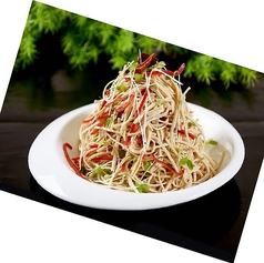 ピーナッツの酢和え/干し豆腐の東北冷菜/ジャガイモのサンラー和え物/細切り豚肉とミズナの冷菜