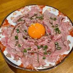 BON裁名物!!A5黒毛和牛の炙りユッケ